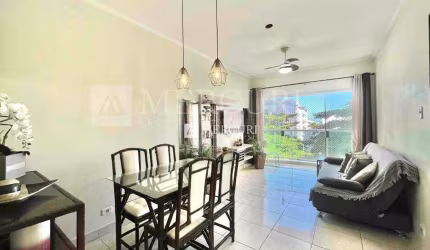 Apartamento no Guarujá, Enseada, com Sacada, Próximo a Praia