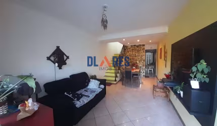 Casa com 3 quartos à venda na Avenida Laurita Ortega Mari, 1679, Vila das Oliveiras, Taboão da Serra por R$ 380.000