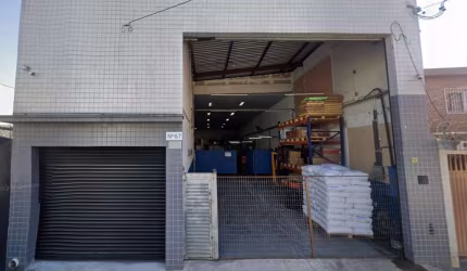 Galpão para alugar, 300 m² por R$ 9.014,85/mês - Vila Palmares - Santo André/SP