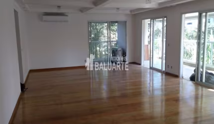 Apartamento com 4 Quartos e 4 banheiros para Alugar, 242 m² por R$ 15.000/Mês