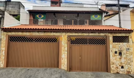 Casa em Bairro de Arujá América - Arujá com 230m², 3 quartos, 1 suíte, 3 banheiros por R$ 1.000.000,00 - Venda