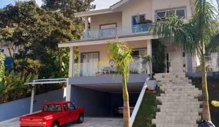Casa de luxo em condomínio fechado com 499m² em Arujá - 3 dormitórios e 3 suítes por R$ 3.200.000