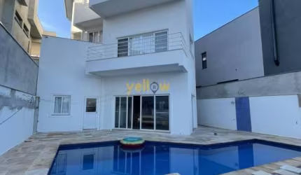 Casa luxuosa em condomínio fechado em Parque dos Lagos - Mogi das Cruzes, com 300m² de área útil, 3 dormitórios, 5 banheiros, por R$2.850.000. Encontre seu lar ideal agora!