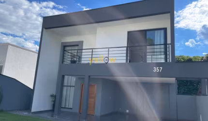 Casa de luxo em condomínio fechado no Bairro do Limoeiro, Arujá - 4 dormitórios, 4 suítes, 6 banheiros por R$ 2.500.000. Compre agora!