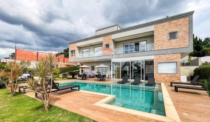Luxuosa Residência com 5 Suítes, Lazer Completo e Conforto Incomparável