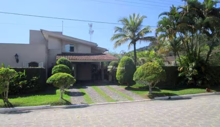 Casa com 3 dormitórios à venda, 350 m² por R$ 1.500.000,00 - Acapulco - Guarujá/SP