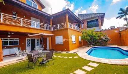 Casa com 6 dormitórios à venda, 360 m² por R$ 2.100.000,00 - Praia de Pernambuco - Guarujá/SP