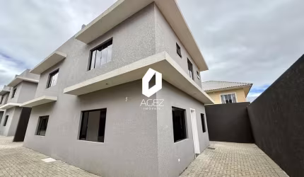 Sobrados a venda no Guabirotuba, amplo terraço, 3 quartos com suíte.