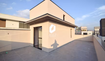 Sobrado novo em condomínio fechado, 142 m2, 3 quartos com suíte, terraço amplo.