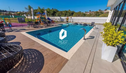 Casa de alto padrão em condomínio fechado, 180m2 com 3 suítes.