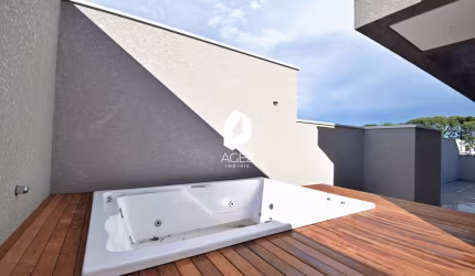 Sobrado novo com terraço e Jacuzzi, 03 quartos 01 suíte.