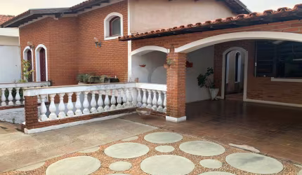 Casa com piscina próximo em Centro de São Carlos