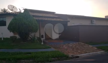 Casa com 4 Quartos para alugar - Residencial Samambaia