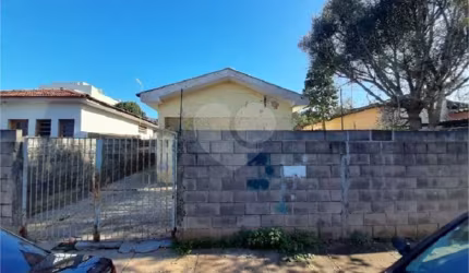 Casa térrea para Jardim Bandeirantes.