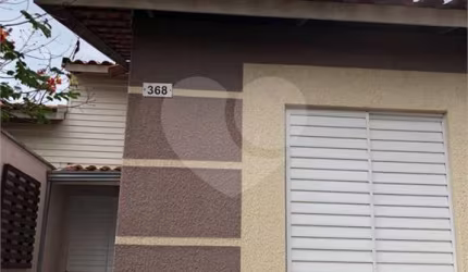 Casa térrea no Condomínio Moradas II .