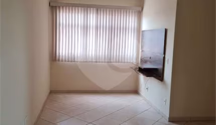 Apartamento no Condomínio Monte Verde.