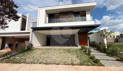 Luxo e Conforto: Sobrado dos Seus Sonhos com Piscina e Cozinha Gourmet no Parque Faber Castell 3
