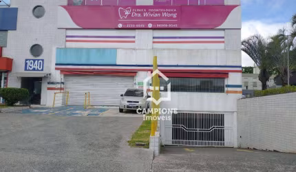Salão comercial na Av. Parada Pinto