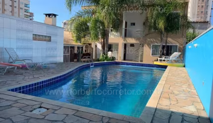 CASA 40 PESSOAS  TEMPORADA COM PISCINA  MEIA PRAIA