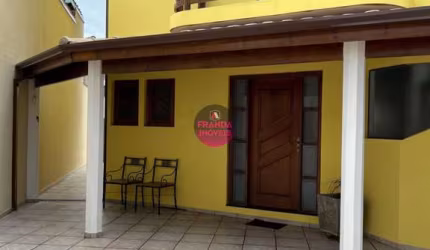 Sobrado Espetacular à Venda no Centro de Ubatuba