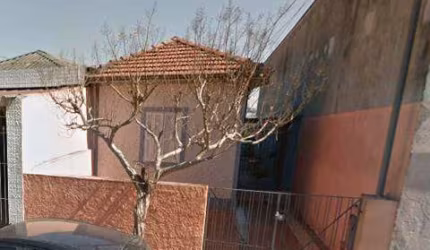 Terreno 6 x 30 metros com casa antiga próximo Rua São Paulo