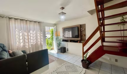Casa em condomínio fechado com 2 quartos à venda na Rua Antônio Danielli, 345, Nossa Senhora do Rosário, Caxias do Sul por R$ 235.000