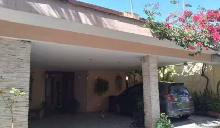 Sobrado Espetacular de 261m² com 4 Dormitórios e Quintal no Parque dos Príncipes. FL43