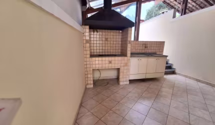 Sobrado Jardim Peri Peri: 210 metros, 4 dormitórios, 3 vagas