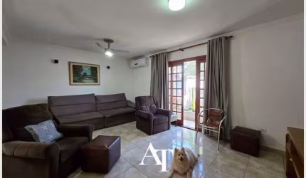 CASA TERREA NO CONJUNTO RESIDENCIAL BUTANTA - 2 DORMITORIOS COM 2 VAGAS