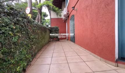 Casa no Jardim Bonfiglioli com 4 quartos, sendo 1 suíte,, 2 vagas cobertas. FL23