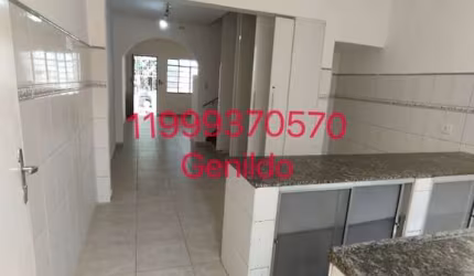 CASA COM QUINTAL 2 QUARTOS EM FRENTE UMA PRACA MARAVILHOSA FÁCIL ACESSO AO METRO ACEITA PETFL55