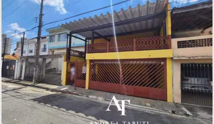 CASA ASSOBRADADA VILA UNIVERSITARIA - 4 DORMITORIOS (2 SUITES) COM 3 VAGAS