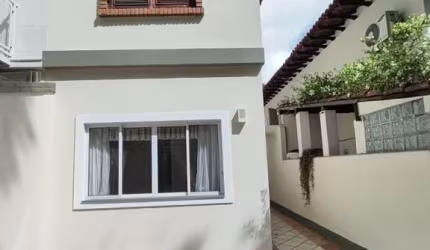 Alugo casa condomínio 03 quartos e 01 suite FL44