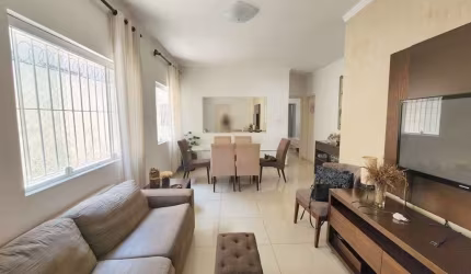 CASA TERREA 250m² de TERRENO - 3 DORMITORIOS (1 SUITE) COM 3 VAGAS-FL38