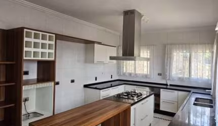 Casa em condomínio fechado com 3 quartos para alugar na Rua Comendador Alberto Bonfiglioli, 16, Parque Frondoso, Cotia, 200 m2 por R$ 11.000