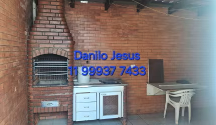 Casa com 3 dormitórios sendo uma suite, 2 vagas, 4 banheiros. FL51...