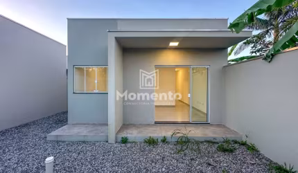 Casa nova e moderna com 02 quartos no Balneário Itamar.
