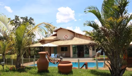 Casa em condomínio fechado com 3 quartos à venda na Rua Alameda Lamartine Babo, 146, Condomínio Vale Do Luar, Jaboticatubas por R$ 1.290.000