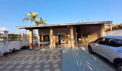 Sobrado à venda, 293 m² por R$ 900.000,00 - Maranduba - Ubatuba/SP