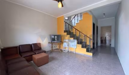 Amplos sobrados na melhor esquina do Indaia!