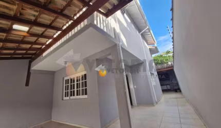 Sobrado com 3 dormitórios à venda, 146 m² por R$ 780.000,00 - P Cruz - São Sebastião/SP
