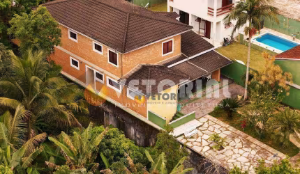 Casa 7 Dormitórios com Piscina, Capricórnio Caraguatatuba SP