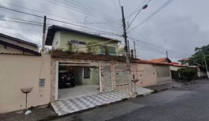 Casa com 4 quartos à venda na Rua Barão de Almeida Vallim, Jardim Medina, Poá, 280 m2 por R$ 950.000