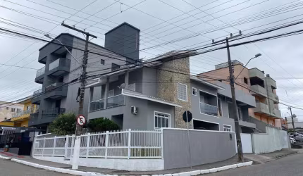 Casa com 3 quartos à venda na Rua Manoel Marques Júnior, 132, Serraria, São José por R$ 1.785.000