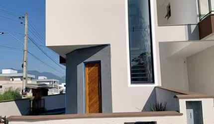 Casa com 2 quartos à venda na Nielsen Ubiratã Delfino José, 10, Bela Vista, Palhoça por R$ 499.900