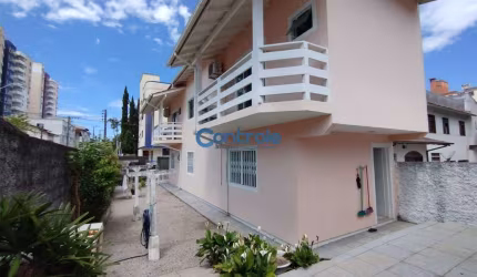 Casa com 3 quartos à venda na Rua Ana Elias Kretzer, 53, Ipiranga, São José por R$ 680.000