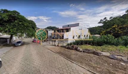 Terreno de 912m²  à venda na Carvoeira.