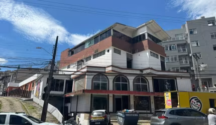 Loja comercial com 153m² - Locação no bairro Saco dos Limões.
