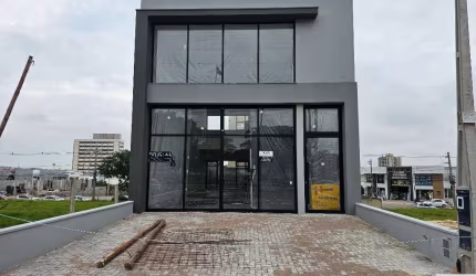 Galpão Comercial para Locação em Itu-SP, Bairro São Luiz: 1 Sala, 3 Banheiros, 3 Vagas, 140m² de Área!