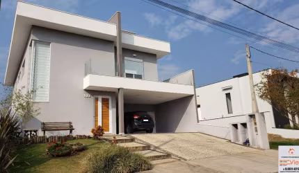 Residência Espaçosa e Confortável no Condomínio Central Park - Casa dos Sonhos com Energia Solar